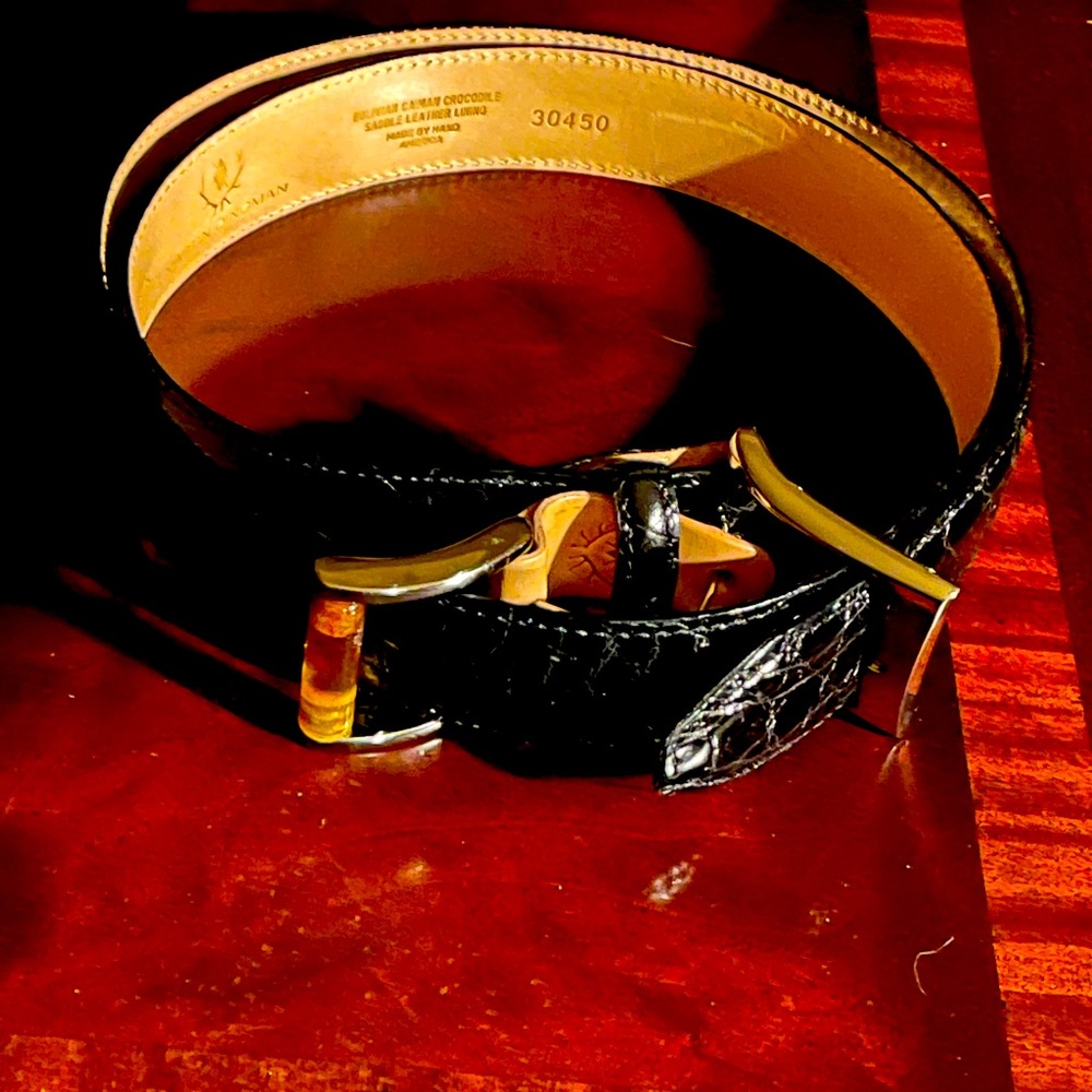 CROCODILE/ALLIGATOR BELT NEW, SZ-42  BEAUTIFUL BLACK COLOR BY MARTAIN DINGMAN.